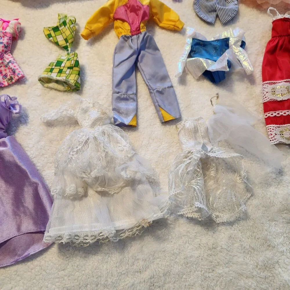 Vintage Mixed Lot Of 16 Pieces of Barbie, Clone, Handmade & Others Clothing